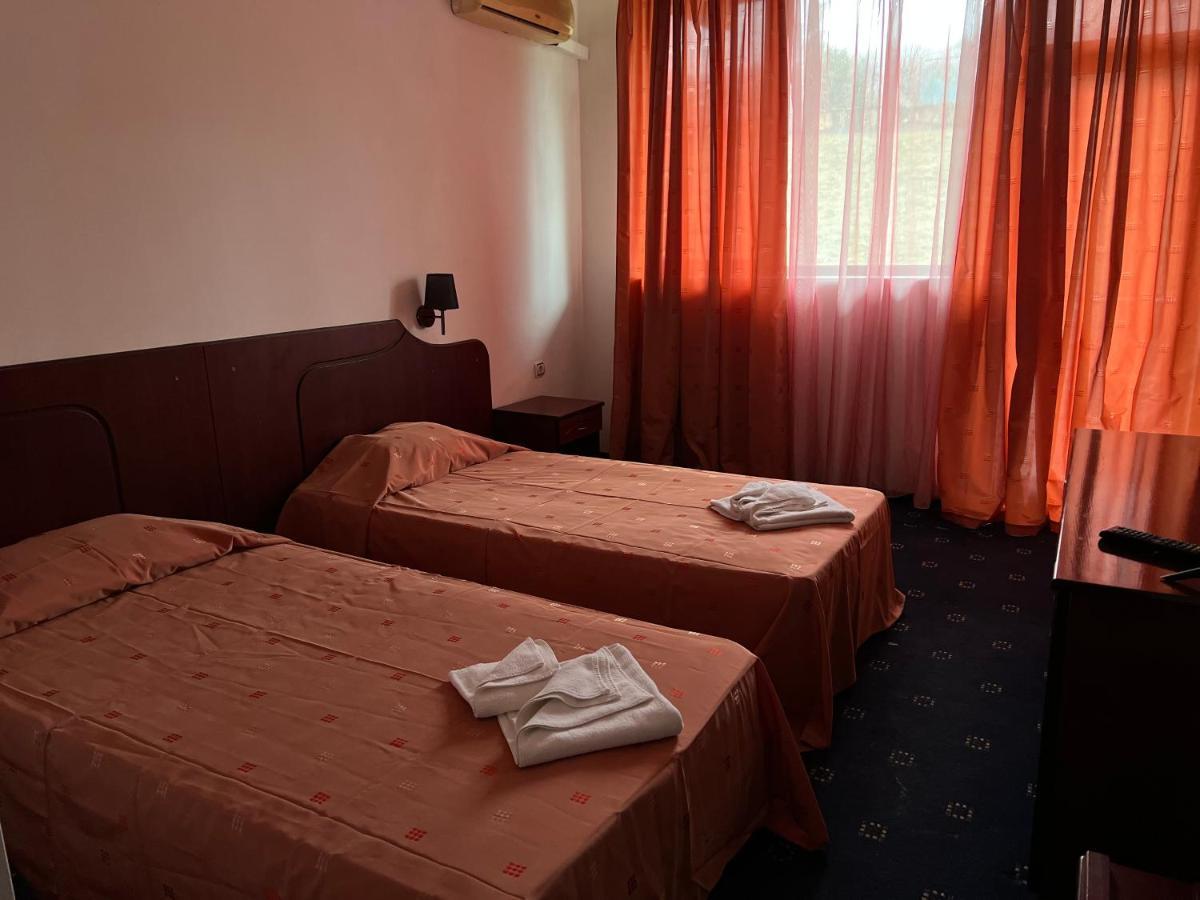 Dahlia Garden Hotel Златни пясъци Екстериор снимка
