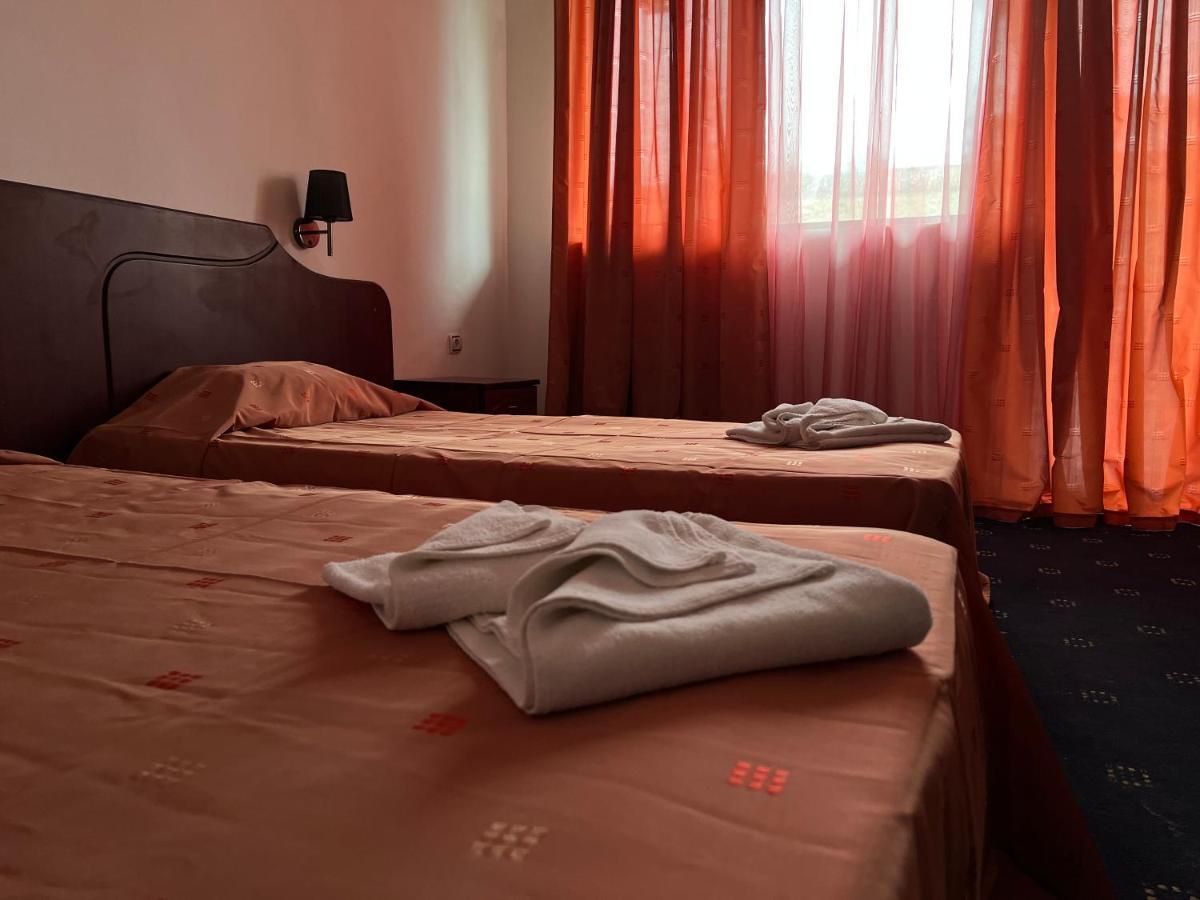 Dahlia Garden Hotel Златни пясъци Екстериор снимка