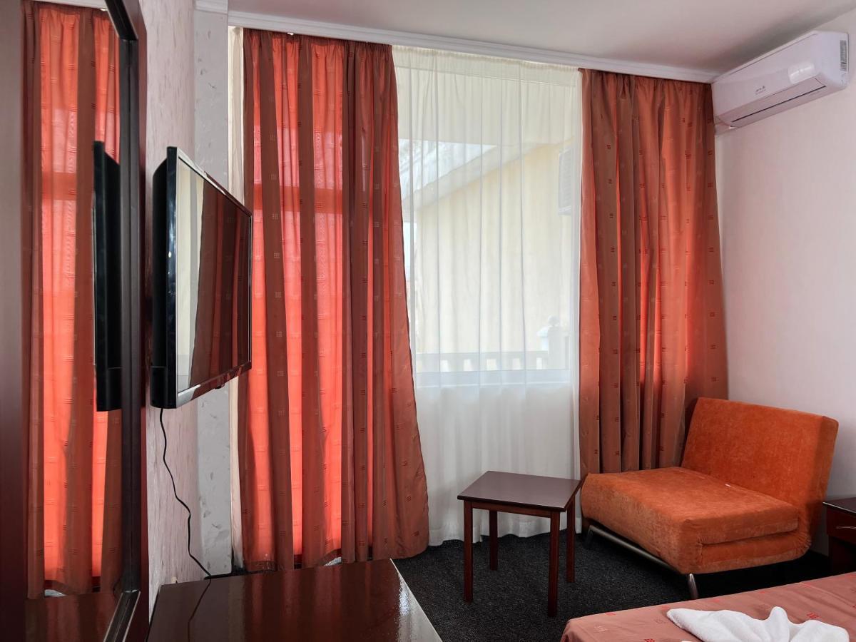 Dahlia Garden Hotel Златни пясъци Екстериор снимка